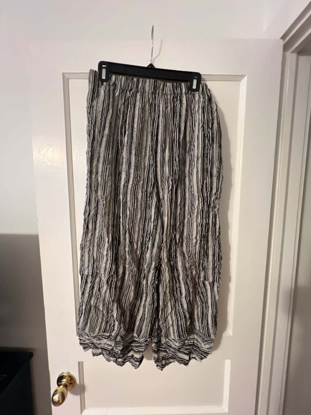 LIV by Habitat Clothes Women's Striped Crinkle Wide Leg Cropped Pants
